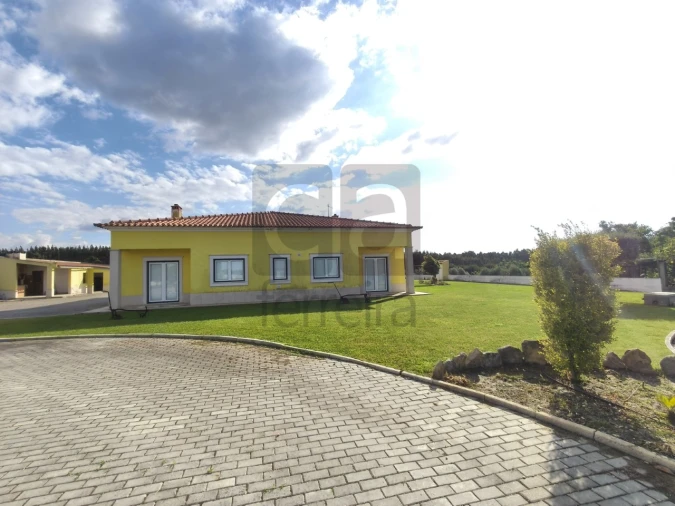 Moradia T3 para Venda em Fazendas de Almeirim Foto 9