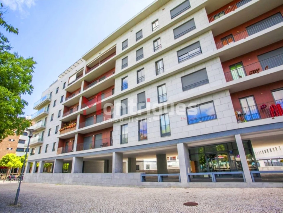 Apartamento T2 para Arrendamento em Parque das Nações Foto 1