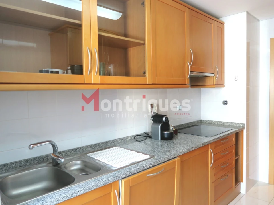 Apartamento T2 para Arrendamento em Parque das Nações Foto 6