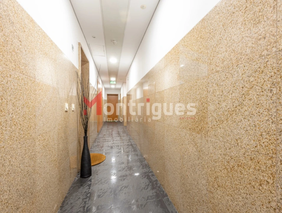 Apartamento T2 para Arrendamento em Parque das Nações Foto 5