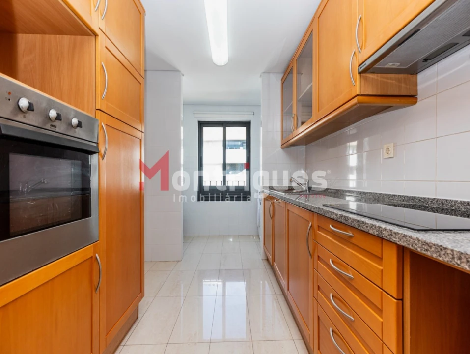 Apartamento T2 para Arrendamento em Parque das Nações Foto 8