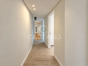 Apartamento T4 para Venda em São Martinho