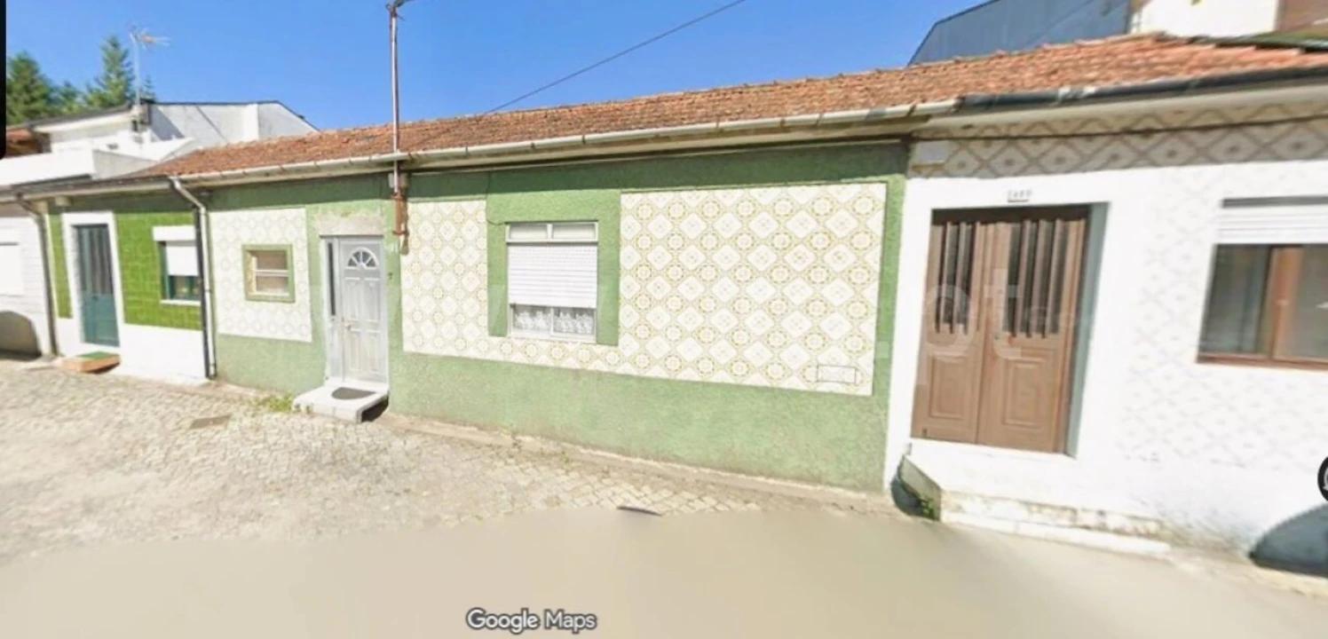 Moradia T0 para Venda em Oliveira do Douro Foto 1