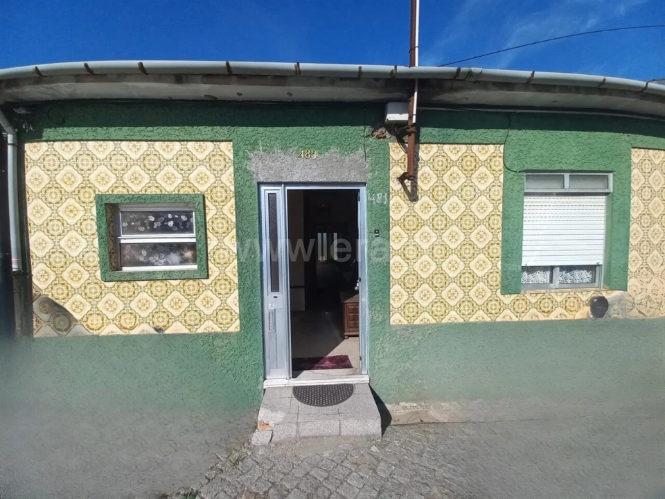 Moradia T0 para Venda em Oliveira do Douro Foto 2