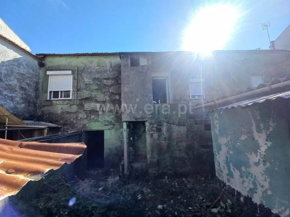 Moradia T0 para Venda em Oliveira do Douro Foto 18