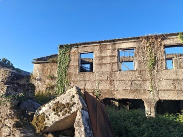 Moradia T3 para Venda em Riba de Mouro