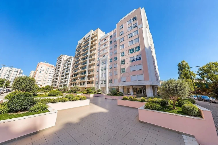 Apartamento T3 para Venda em Lumiar Foto 3