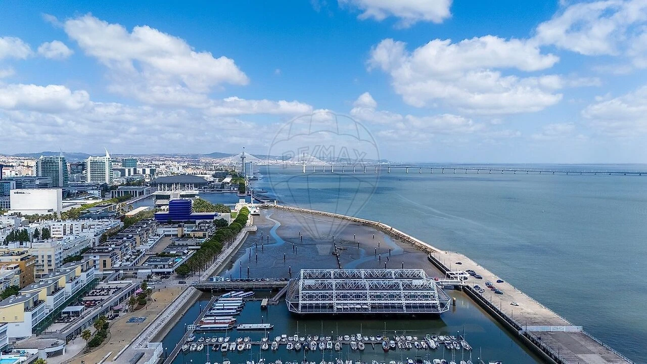 Apartamento T3 para Venda em Parque das Nações Foto 28