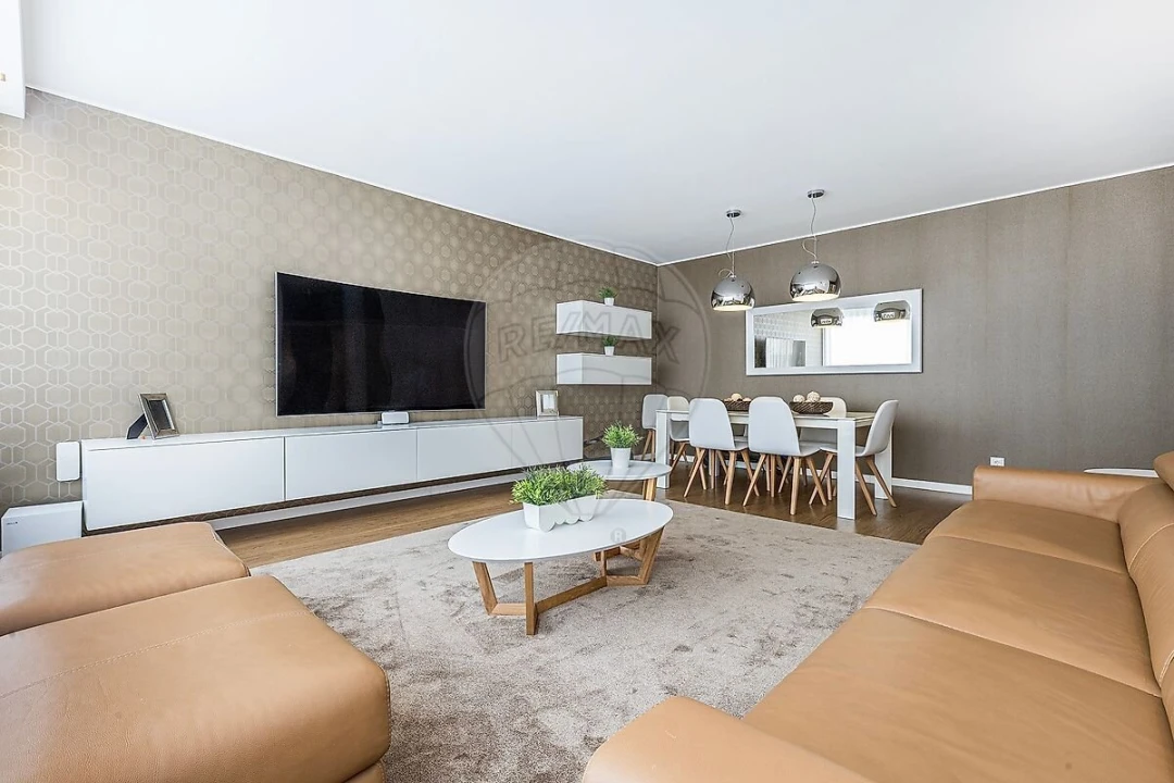 Apartamento T3 para Venda em Parque das Nações Foto 4