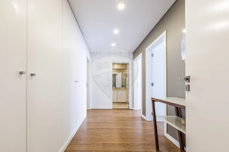 Apartamento T3 para Venda em Parque das Nações Foto 6
