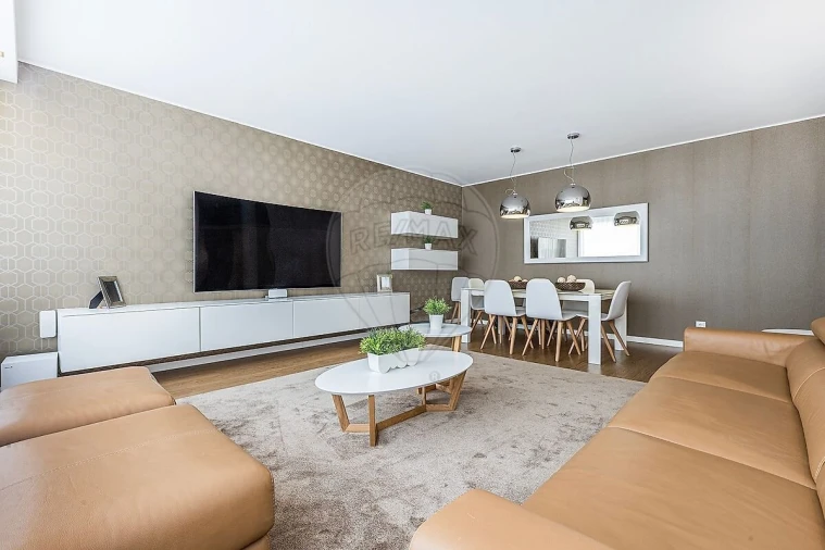 Apartamento T3 para Venda em Parque das Nações Foto 4