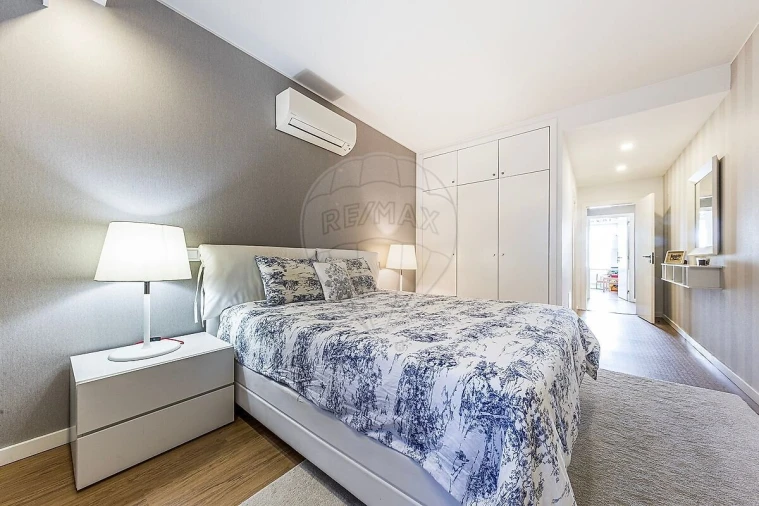 Apartamento T3 para Venda em Parque das Nações Foto 8