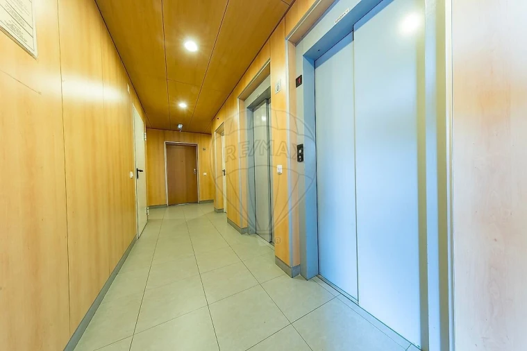 Apartamento T3 para Venda em Parque das Nações Foto 25