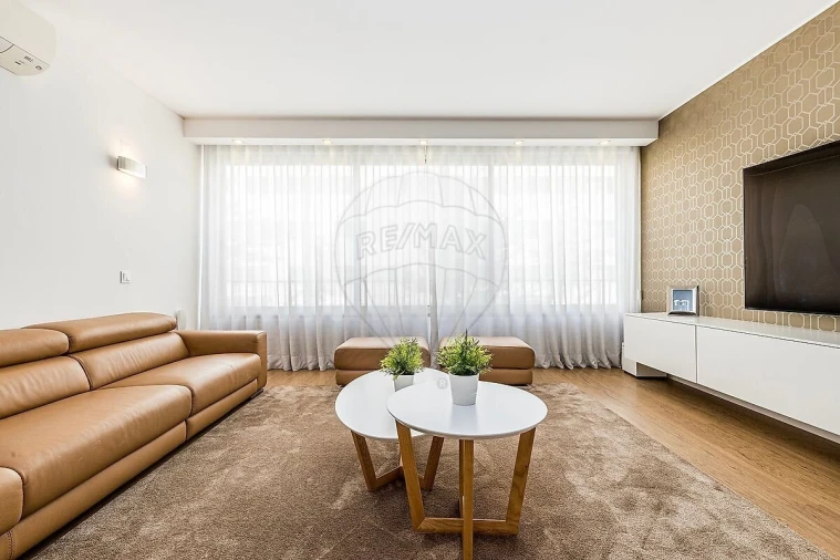 Apartamento T3 para Venda em Parque das Nações Foto 3