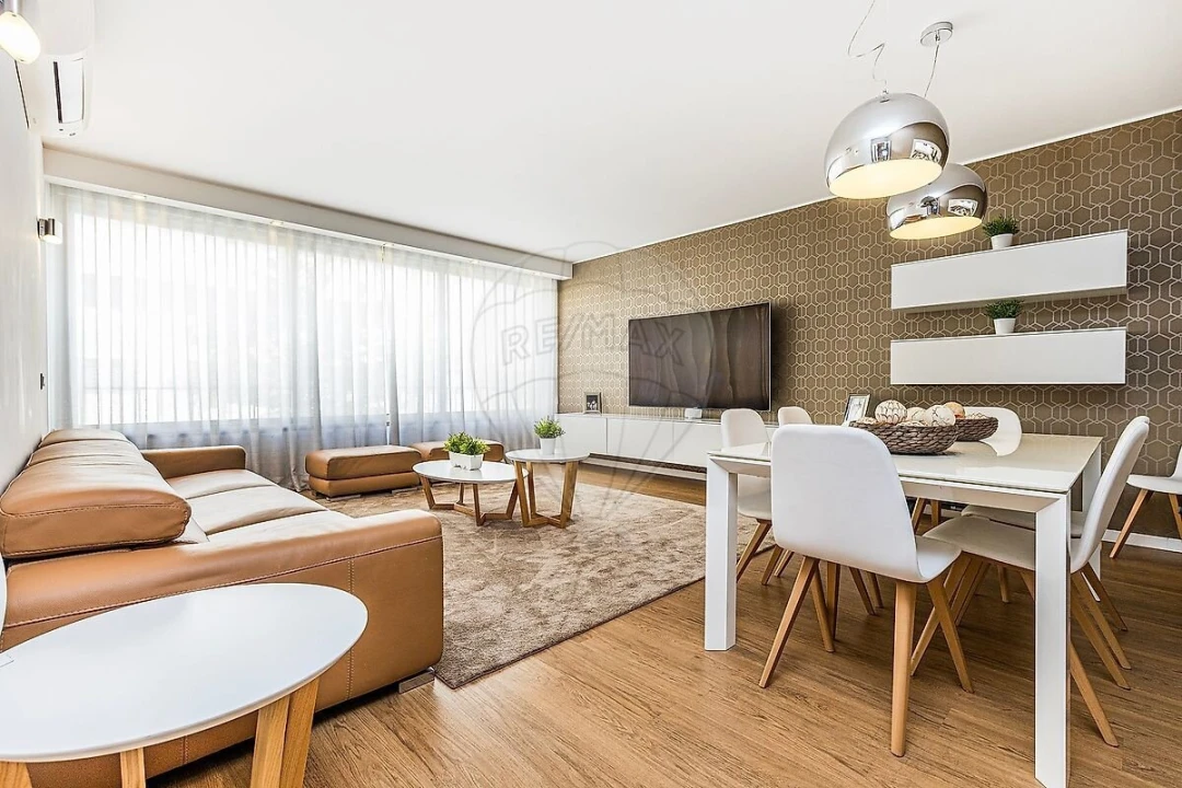 Apartamento T3 para Venda em Parque das Nações Foto 1