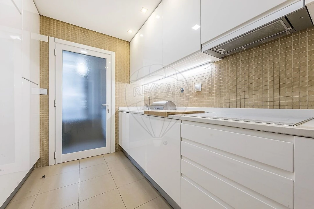 Apartamento T3 para Venda em Parque das Nações Foto 19