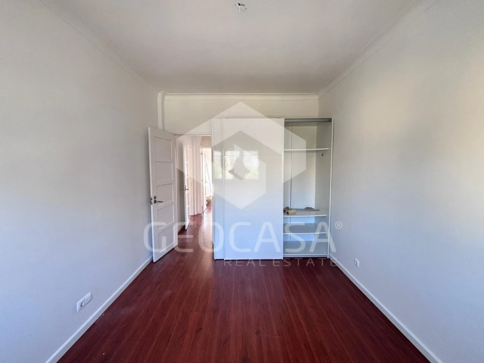 Apartamento T2 para Venda em Algueirão-Mem Martins Foto 17