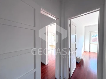 Apartamento T2 para Venda em Algueirão-Mem Martins