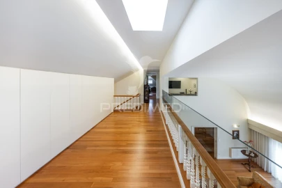 Moradia T5 para Venda em Arcozelo
