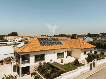 Moradia T5 para Venda em Arcozelo