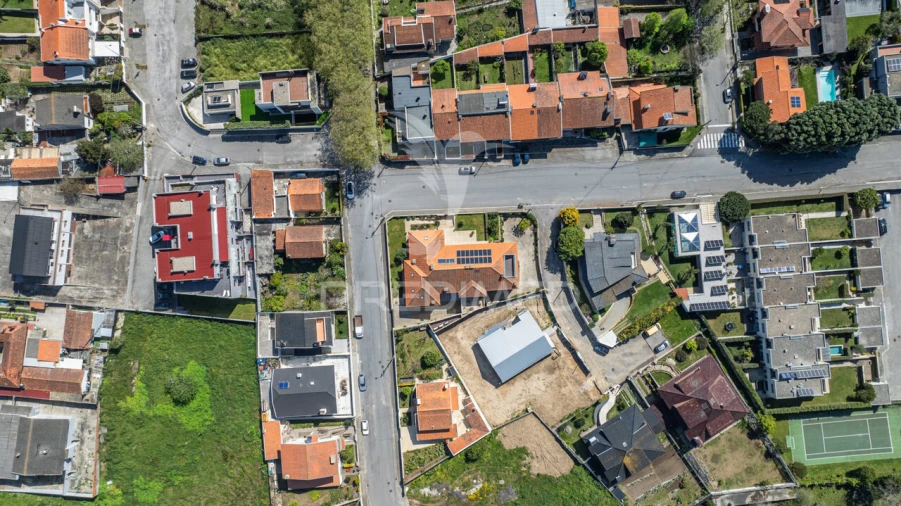 Moradia T5 para Venda em Arcozelo Foto 30