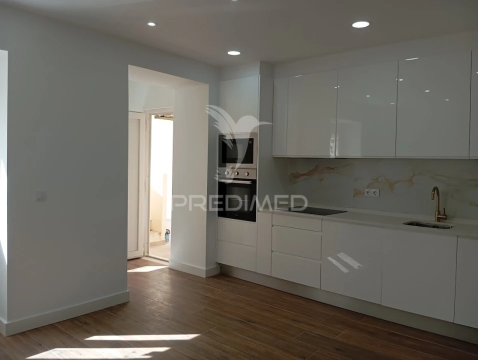 Apartamento T2 para Venda em Falagueira-Venda Nova Foto 3