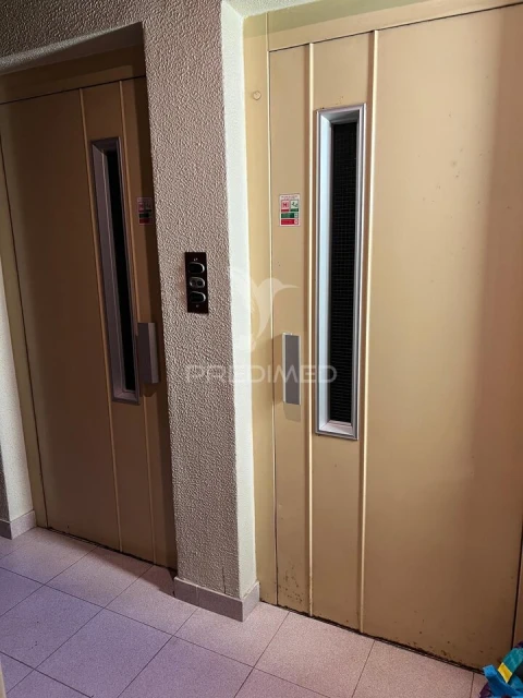 Apartamento T2 para Venda em Alfragide