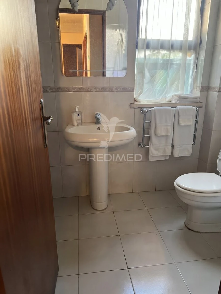 Apartamento T2 para Venda em Alfragide Foto 13