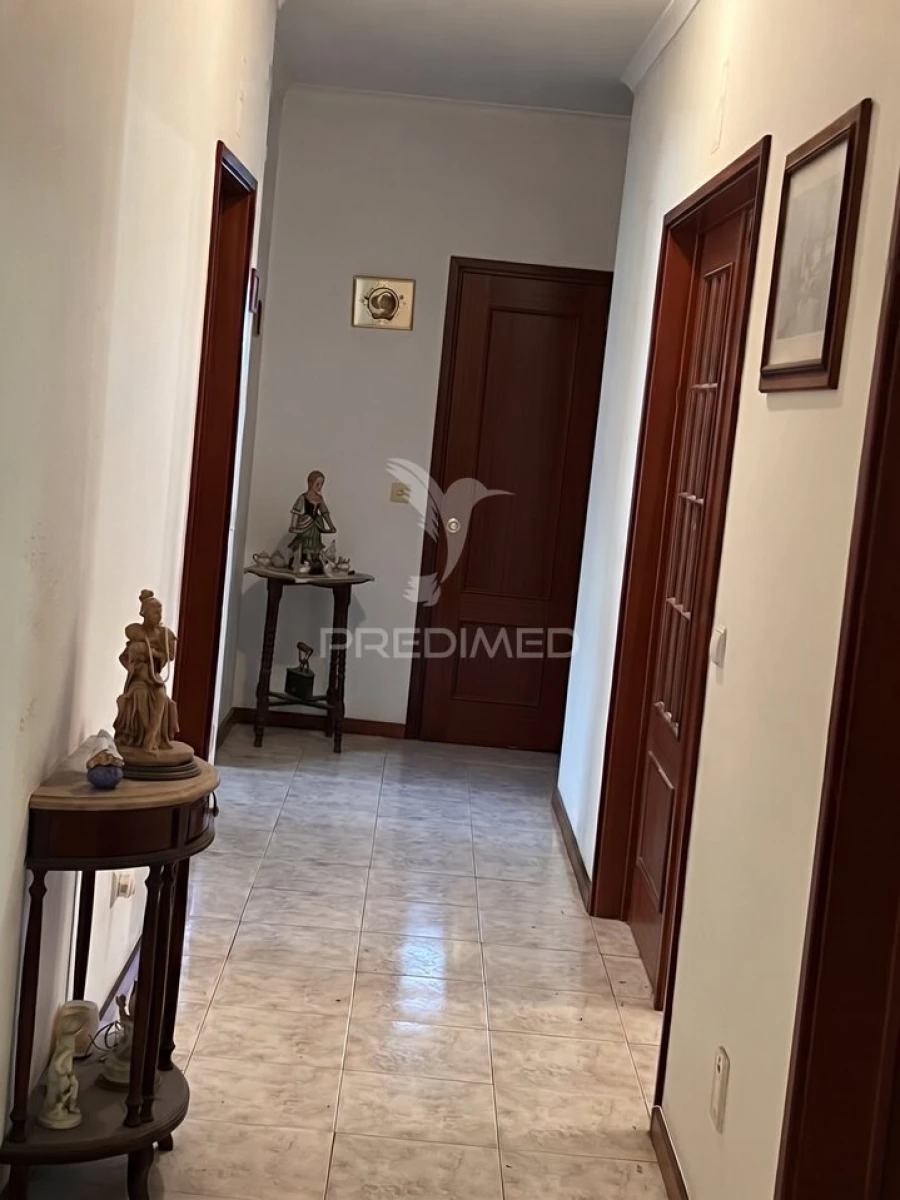 Apartamento T2 para Venda em Alfragide Foto 7