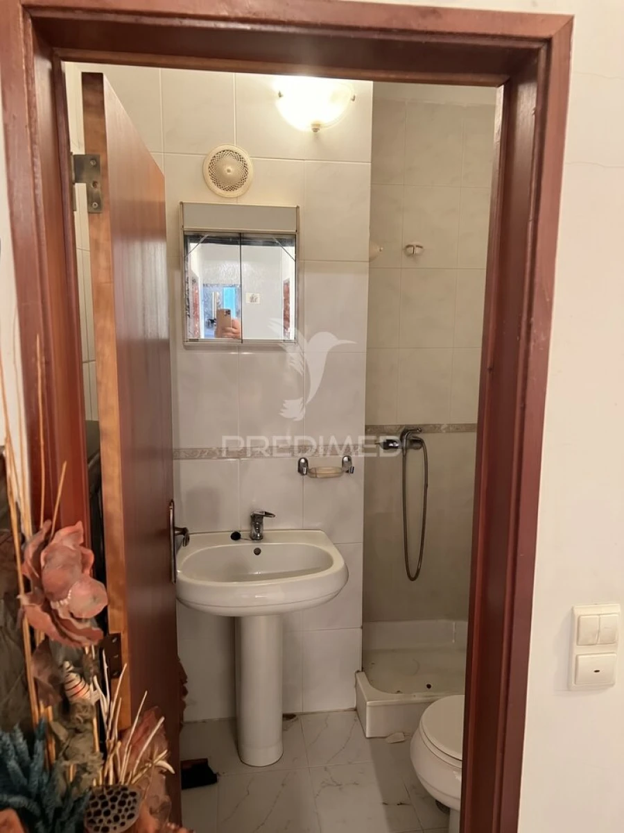 Apartamento T2 para Venda em Alfragide Foto 12