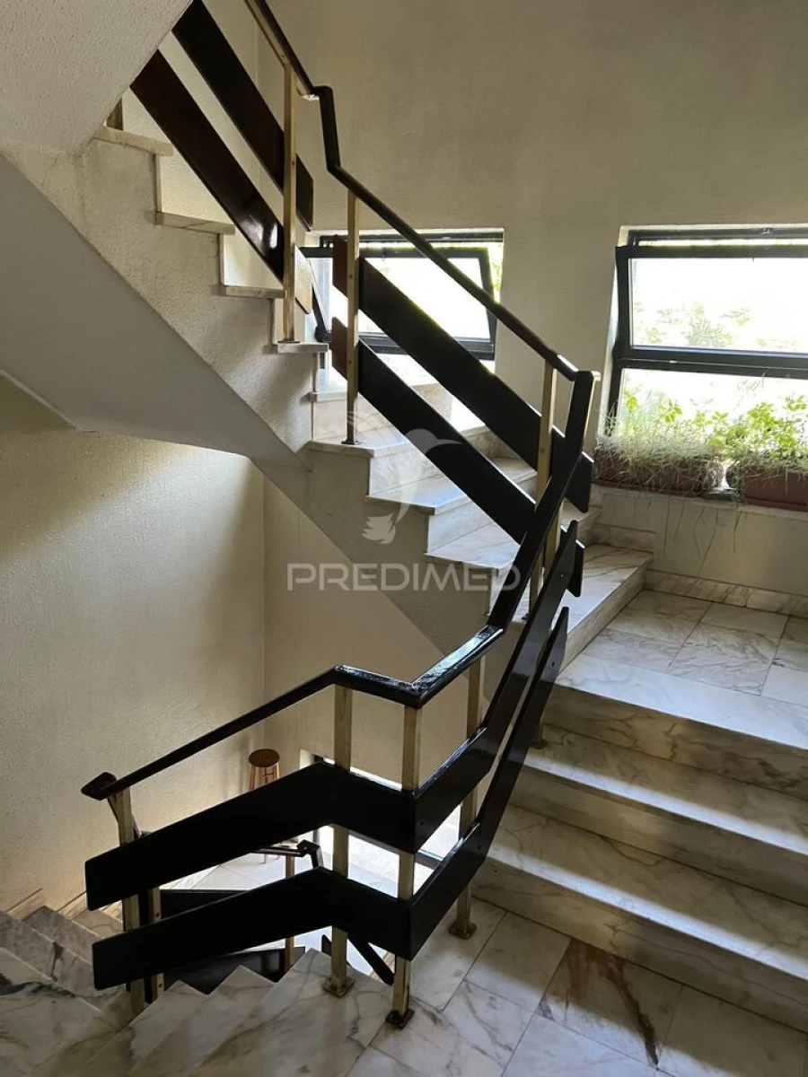 Apartamento T2 para Venda em Alfragide Foto 16