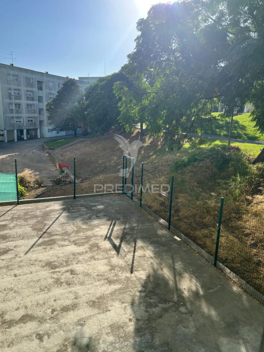 Apartamento T2 para Venda em Alfragide Foto 22
