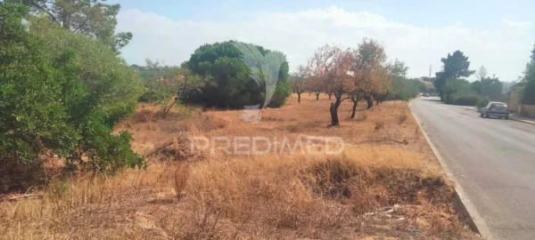 Terreno para Venda em Albufeira e Olhos de Água