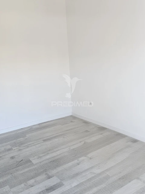 Apartamento T1 para Venda em Baixa da Banheira e Vale da Amoreira