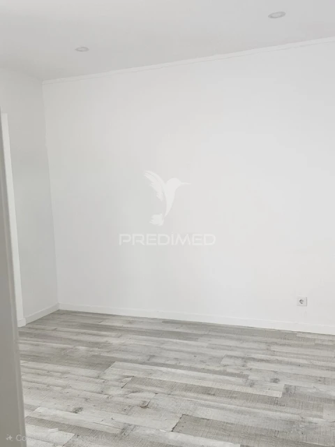 Apartamento T1 para Venda em Baixa da Banheira e Vale da Amoreira