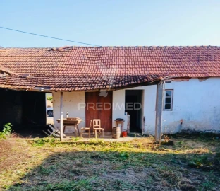 Moradia T3 para Venda em Monte Redondo e Carreira