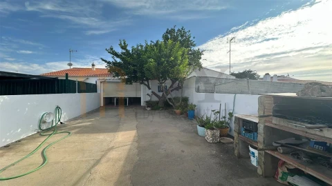 Moradia T3 para Venda em Corte do Pinto