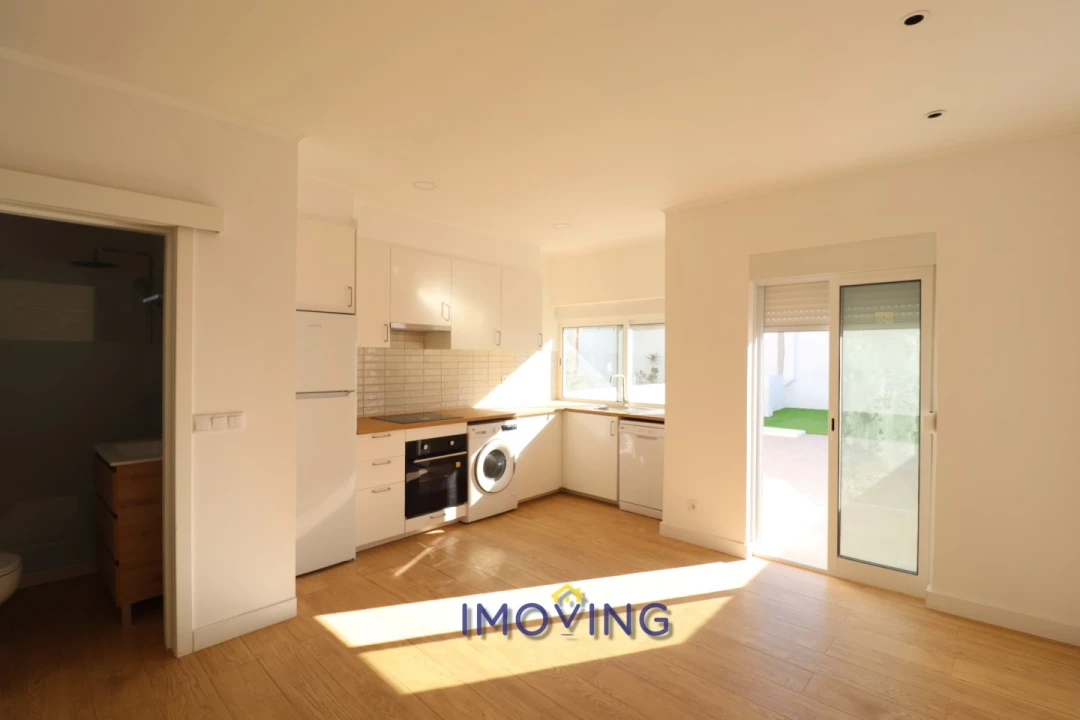 Apartamento T1 para Venda em Baixa da Banheira e Vale da Amoreira Foto 1