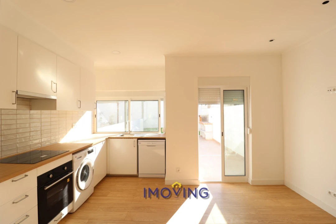 Apartamento T1 para Venda em Baixa da Banheira e Vale da Amoreira Foto 2