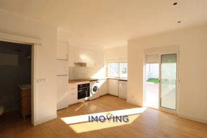 Apartamento T1 para Venda em Baixa da Banheira e Vale da Amoreira