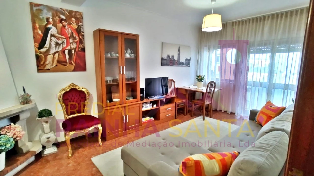 Apartamento T2 para Arrendamento em Santa Clara e Castelo Viegas Foto 2