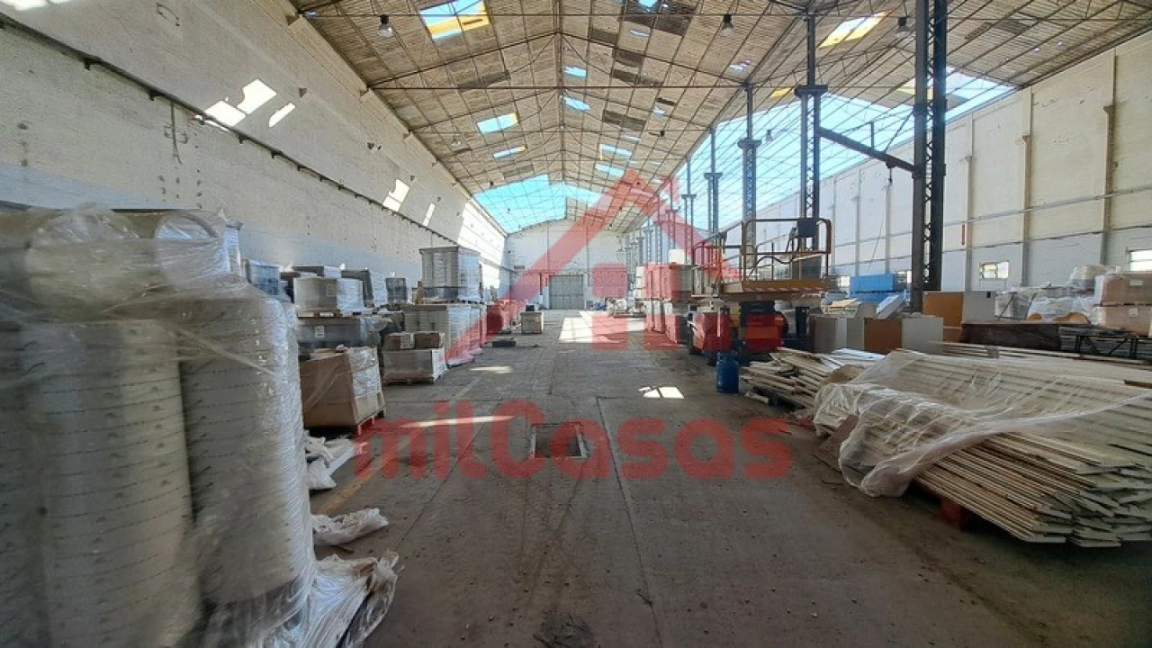 Armazém para Arrendamento em Santa Maria, São Pedro e Matacães Foto 11