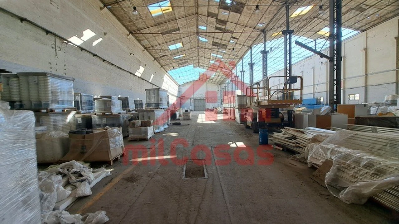 Armazém para Arrendamento em Santa Maria, São Pedro e Matacães Foto 12