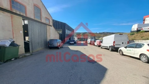 Armazém para Arrendamento em Santa Maria, São Pedro e Matacães