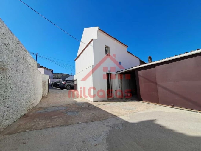 Moradia T2 para Venda em Igreja Nova e Cheleiros Foto 15