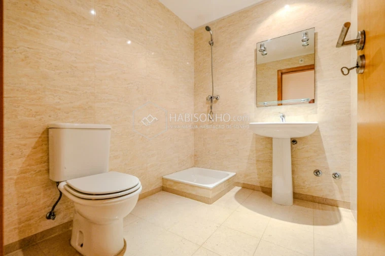 Apartamento T3 para Venda em Campanhã Foto 23