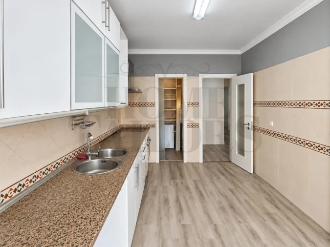 Apartamento T3 para Venda em Quinta do Conde Foto 5