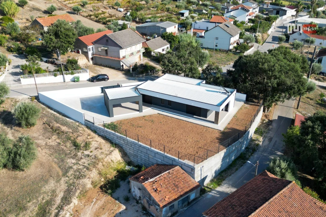 Moradia T3 para Venda em Nossa Senhora da Piedade Foto 30