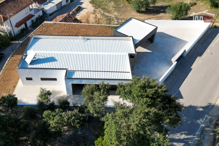 Moradia T3 para Venda em Nossa Senhora da Piedade Foto 32