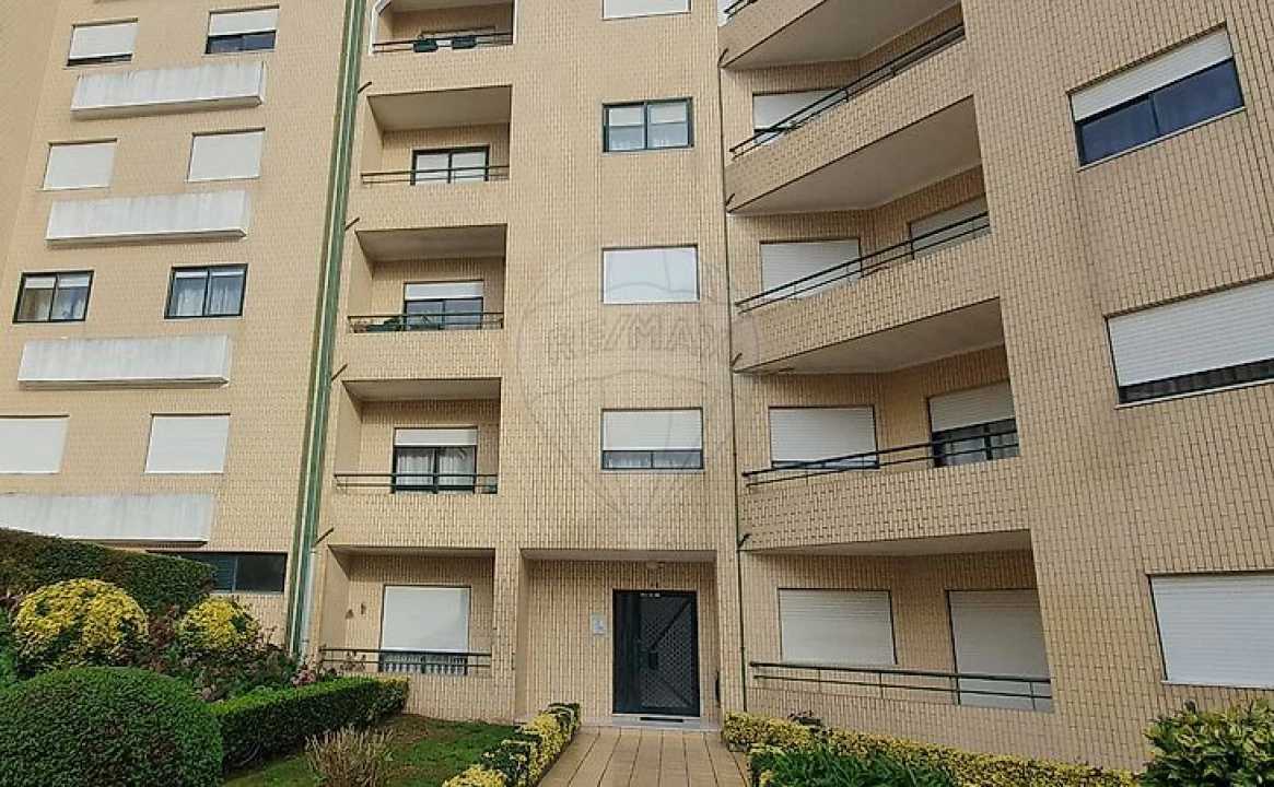 Apartamento T1 para Venda em Rio Tinto Foto 1